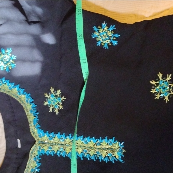 Girls dress - Picture 4 of 6